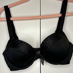 Black Victoria secret bra 34C